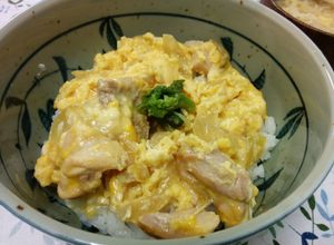 Foto resep Japanese Oyakodon (Rice bowl chicken and egg)