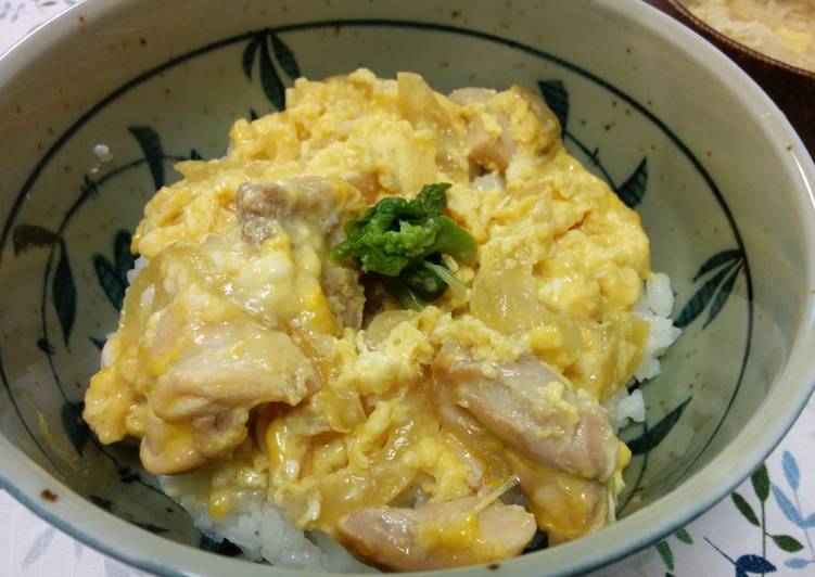 Resep Japanese Oyakodon (Rice bowl chicken and egg) yang Lezat Sekali