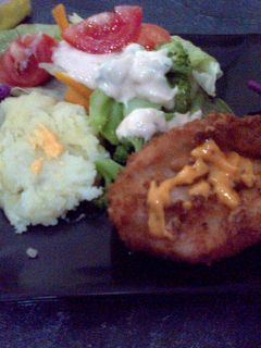 Foto resep Chicken katsu with mashed potatoes and mayo salad