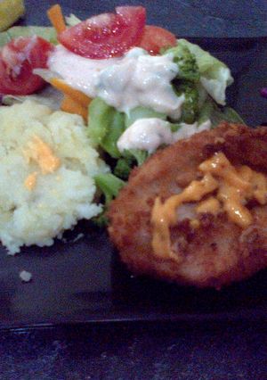 Foto resep Chicken katsu with mashed potatoes and mayo salad