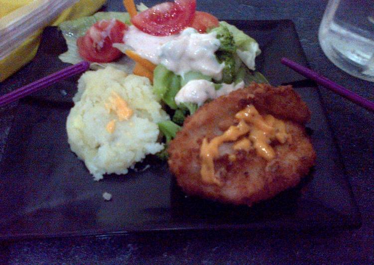 Resep Chicken katsu with mashed potatoes and mayo salad Top Enaknya