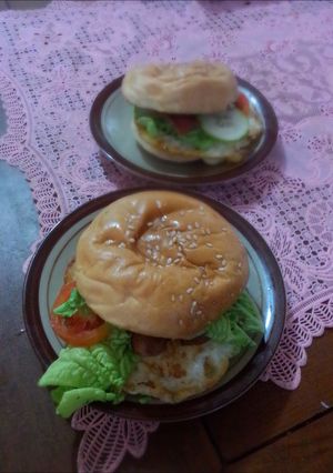 Foto resep Burger Sosis Praktis