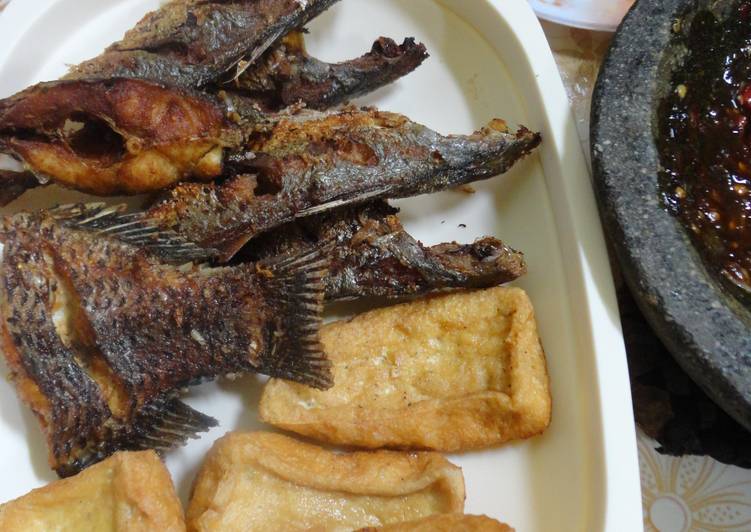 Resep Lauk Goreng Bumbu Bawang Kunyit oleh diana az - Cookpad