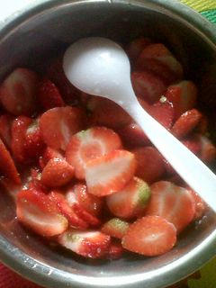 Foto resep RSS (Rujak Strawberry ala Singaraja)