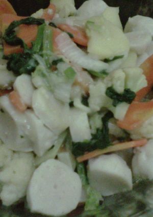 Foto resep capcay goreng bakso ala bunda megga