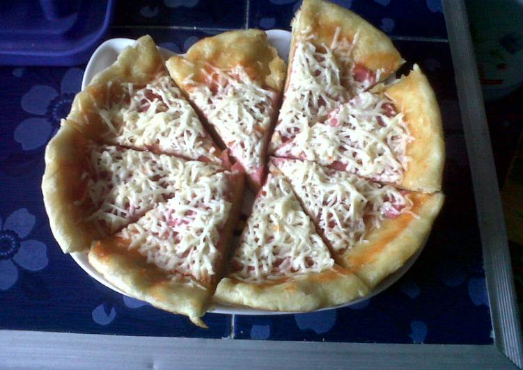  Resep Pizza simple  and easy  teflon pizza  oleh Dhye 