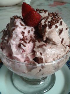 Foto resep Es krim coklat strawberry asli segerr