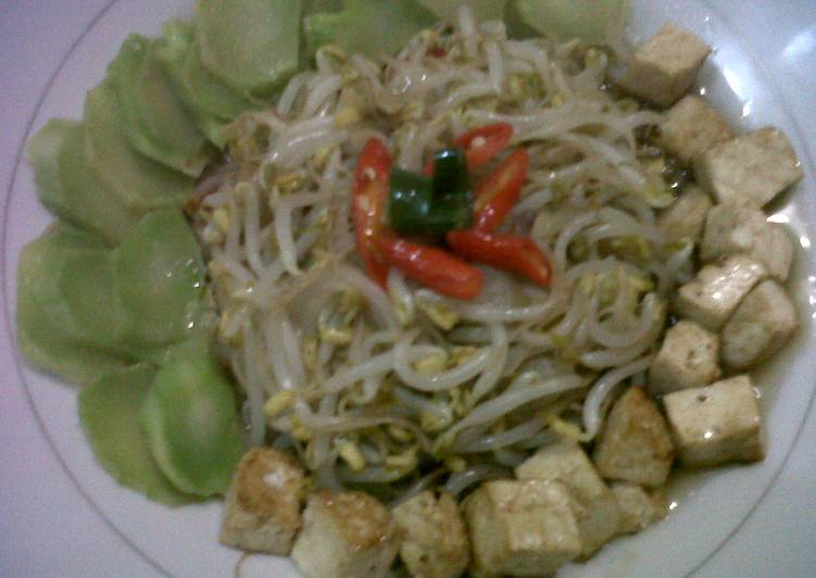 Bagaimana Menyiapkan Tumis Tauge BaLi (Batang Brokoli) yang Bisa Manjain Lidah