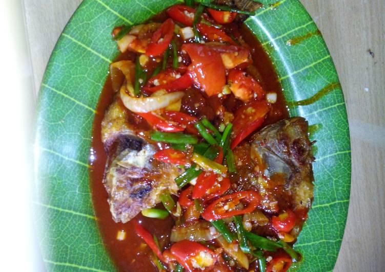 Resep Nila with sweet spicy sauce Lezat