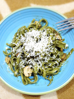 Foto resep Homemade Pesto Fettuccine with Mushroom