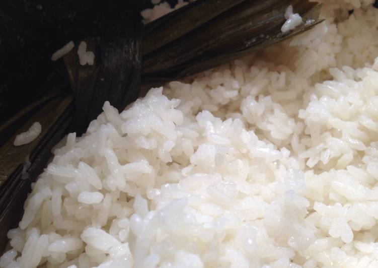 Nasi putih pulen dengan agar-agar