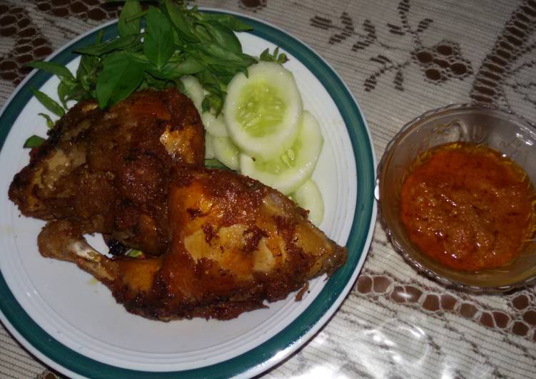  Resep  ayam  goreng  kelapa parut  oleh tika Cookpad