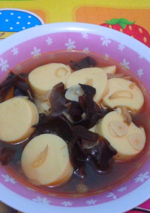 Foto resep Sup Tomat with tofu and jamur kuping ala anak kost