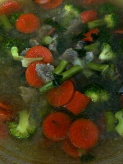 Foto resep sup daging sayur ceria simple