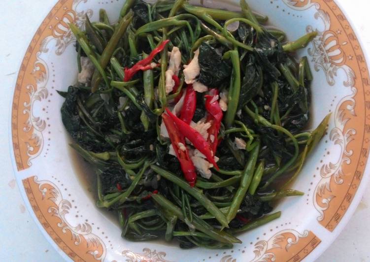 kangkung saus tiram dgn suwiran ayam