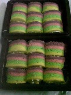 Foto resep Mini Rainbow Roll Santan Cake by Mami Cello