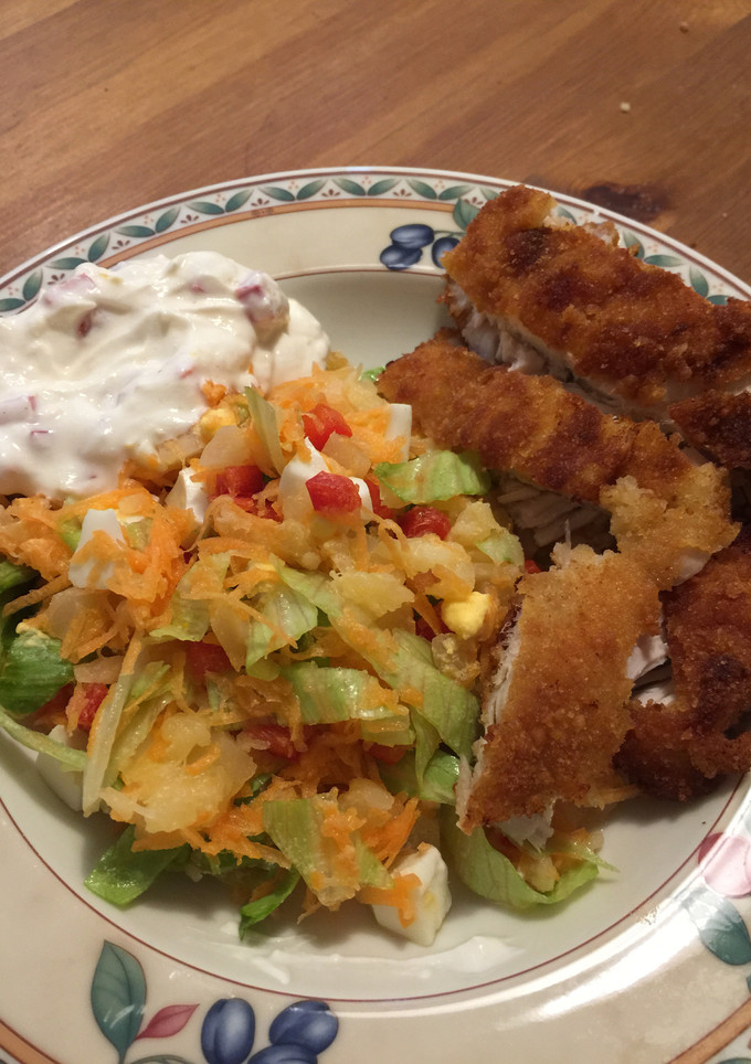 Foto resep Chicken katsu with salad and yoghurt lemon sauce
