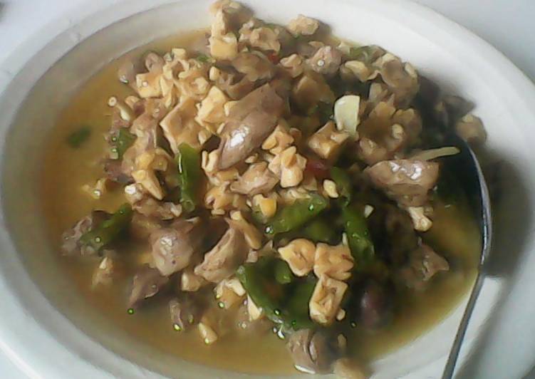 Langkah memasak Oseng ati ampela lombok ijo Anti Gagal