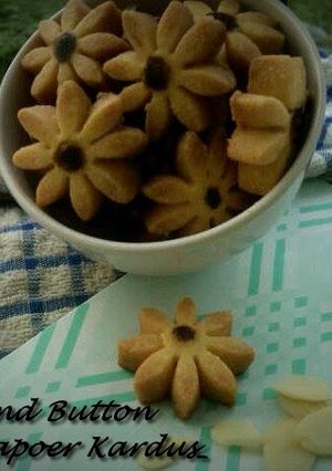 Foto resep Almond Button Cookies
