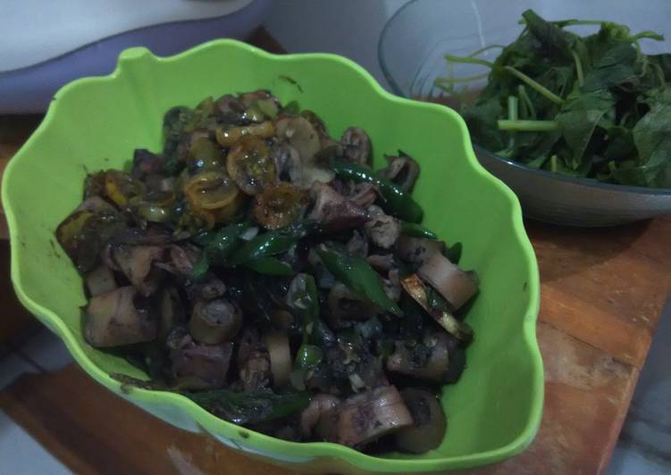 Proses memasak Cumi Kering Cabe Hijau yang Enak Banget