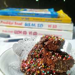 A picture of COKLAT POTONG WAFER YUPI (beng-beng home made).