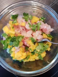 Une photo de Tartare de dorade à la mangue🥭🐟