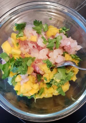 Une photo de Tartare de dorade à la mangue🥭🐟