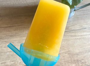 Foto principal de Polo de hielo de manzana y naranja