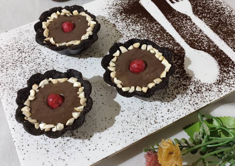 Steps to Make Favorite Chocolate biscuit tart