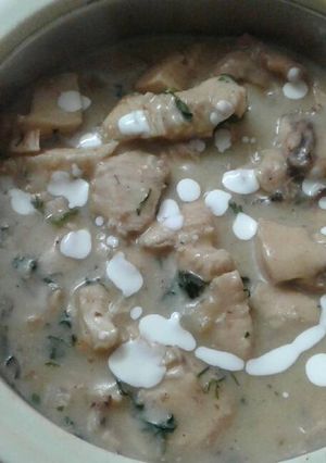 A picture of Chicken Florentine.