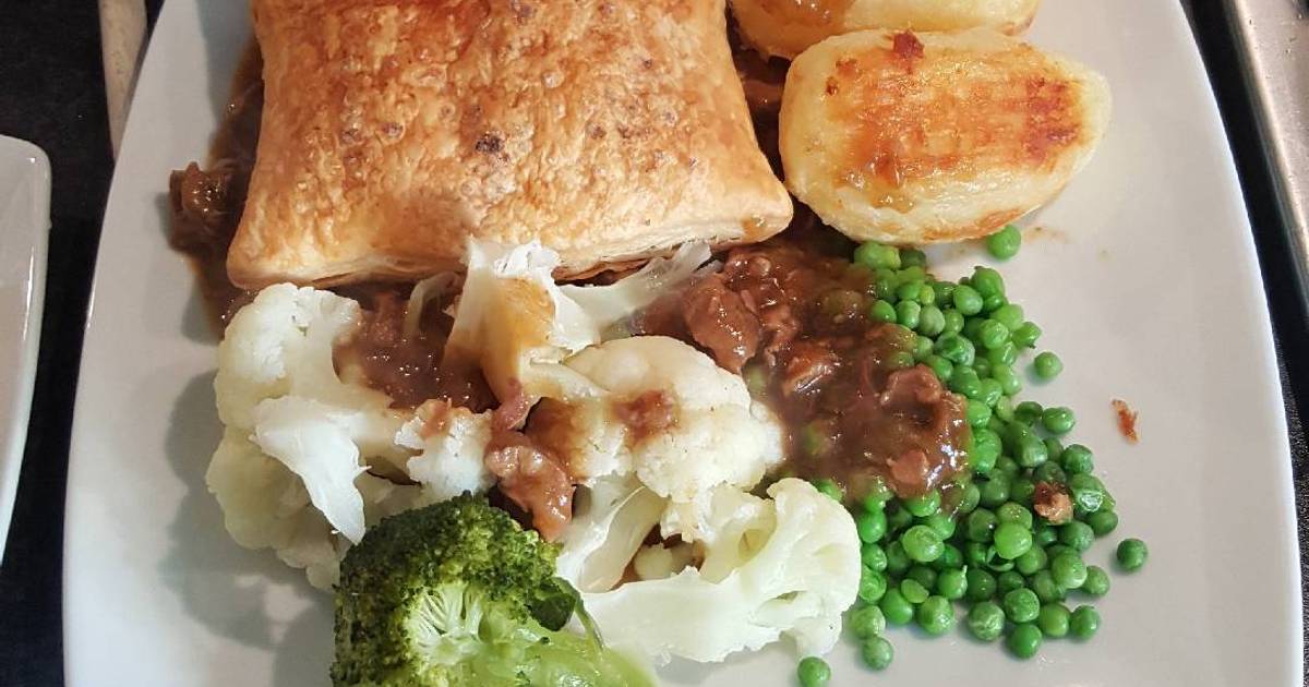 Slow cooked beef & kidney pie (the cheating way) Recipe by Andy Coogan