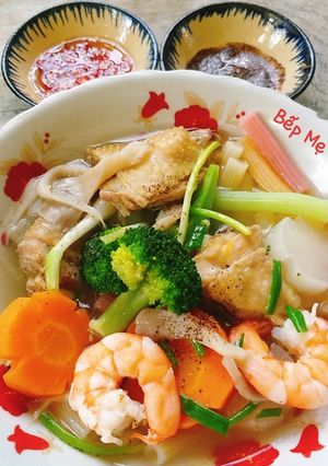 Hình của món Nui tôm,gà nấm và rau củ.