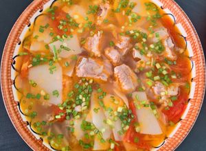 Hình của món Canh măng chua sườn non.