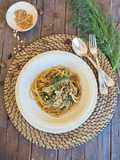 Spaghettoni con alici, zafferano e finocchietto selvatico