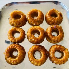 A picture of Gulab jambu donuts.