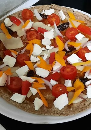 Φωτογραφία της συνταγής Αραβική 🍕 ολικής άλεσης με τυριά & λαχανικά ❤