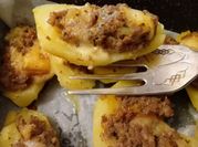 Una foto di patate carne macinata
