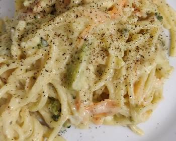 Unique Cuisine Creamy smoked fish spaghetti Delicious Steady