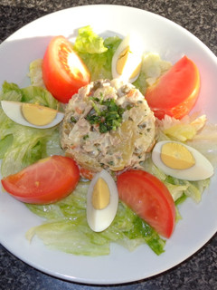 Una foto de Ensalada de papas con atún