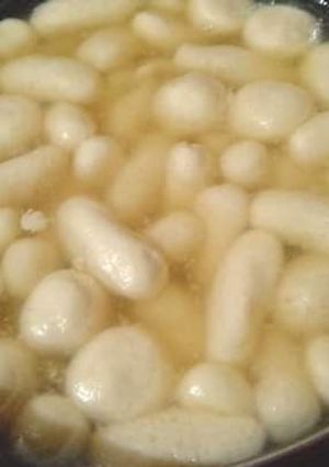 কোলকাতার রসগোল্লা (kolkatar rasogolla recipe in Bengali) রেসিপির প্রধান ছবি