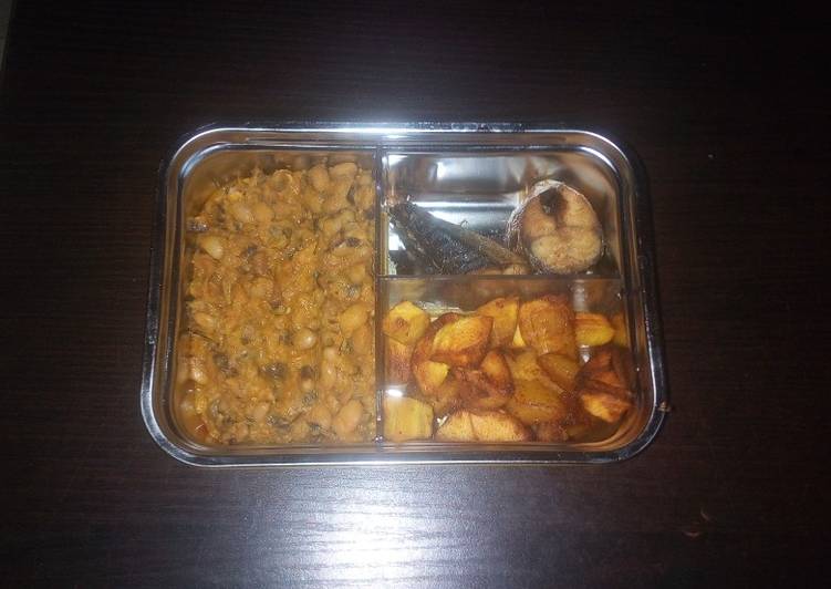 How to Prepare Favorite Porridge beans and diced plantain with fish