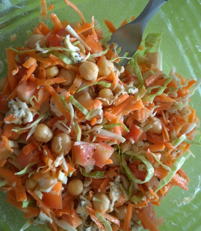 Una foto de Ensalada de garbanzos y roquefort