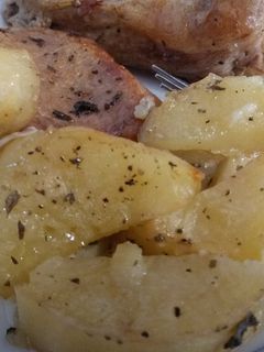 Φωτογραφία της συνταγής Μπριζόλες με πατάτες στο φούρνο