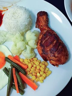চিকেন তাওয়া রোস্ট (chicken tawa roast recipe in Bengali) রেসিপির প্রধান ছবি
