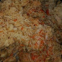 A picture of Chicken biryani.