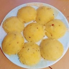 A picture of Maize rava idli.