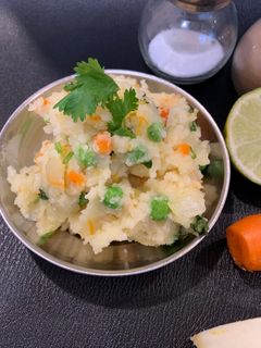 વેજ ઉપમા (Veg Upma Recipe In Gujarati) રેસીપી મુખ્ય ફોટો