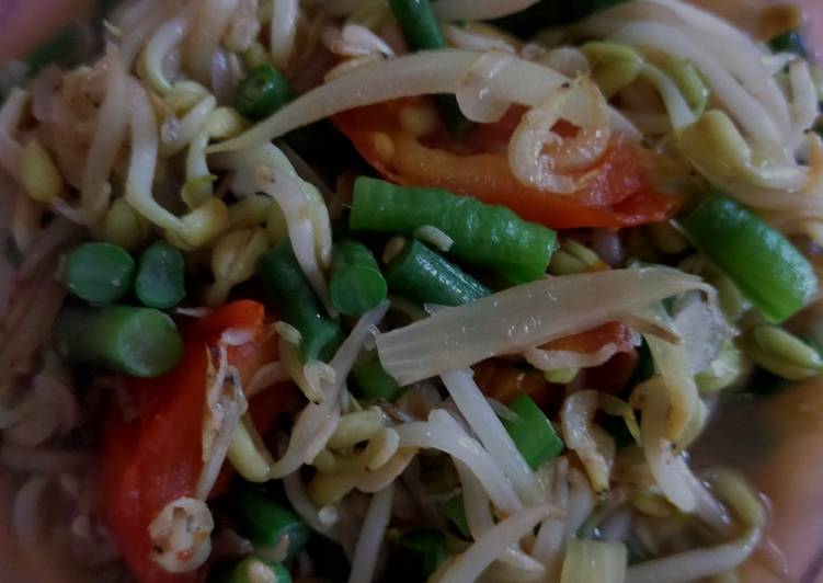 Resep Tumis tauge kacang panjang with ebi😘 yang Enak Banget