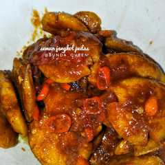 A picture of Semur Jengkol.