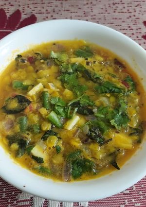 A picture of Tuvar or Tur Dal with Beans.